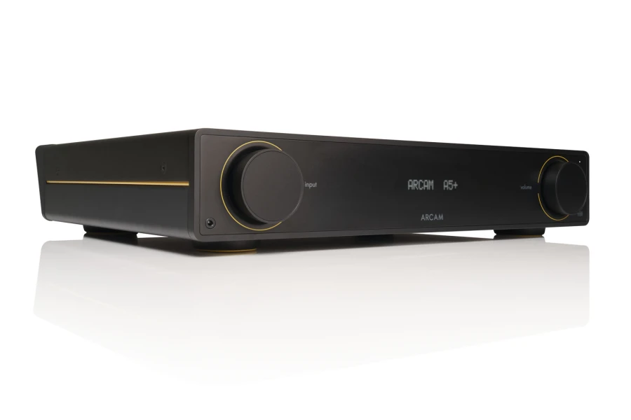 ARCAM_Radia_A5+_Front-LeftSide+Reflection.jpg